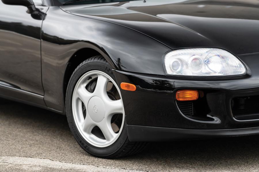 Детали экстерьера Toyota Supra Turbo Sport Roof (JZA80) 1993 года  (фото 15 из 24)